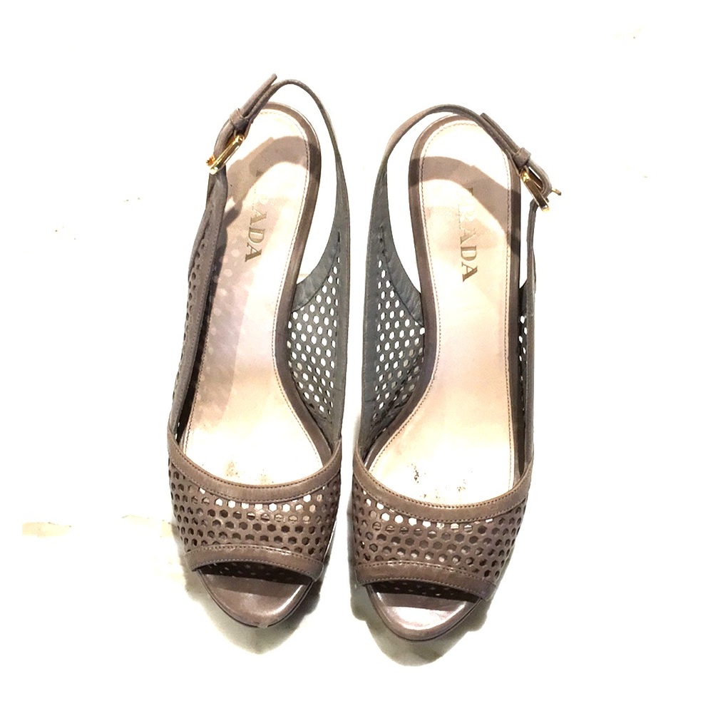 PRADA authentic newest style size 39 sandals